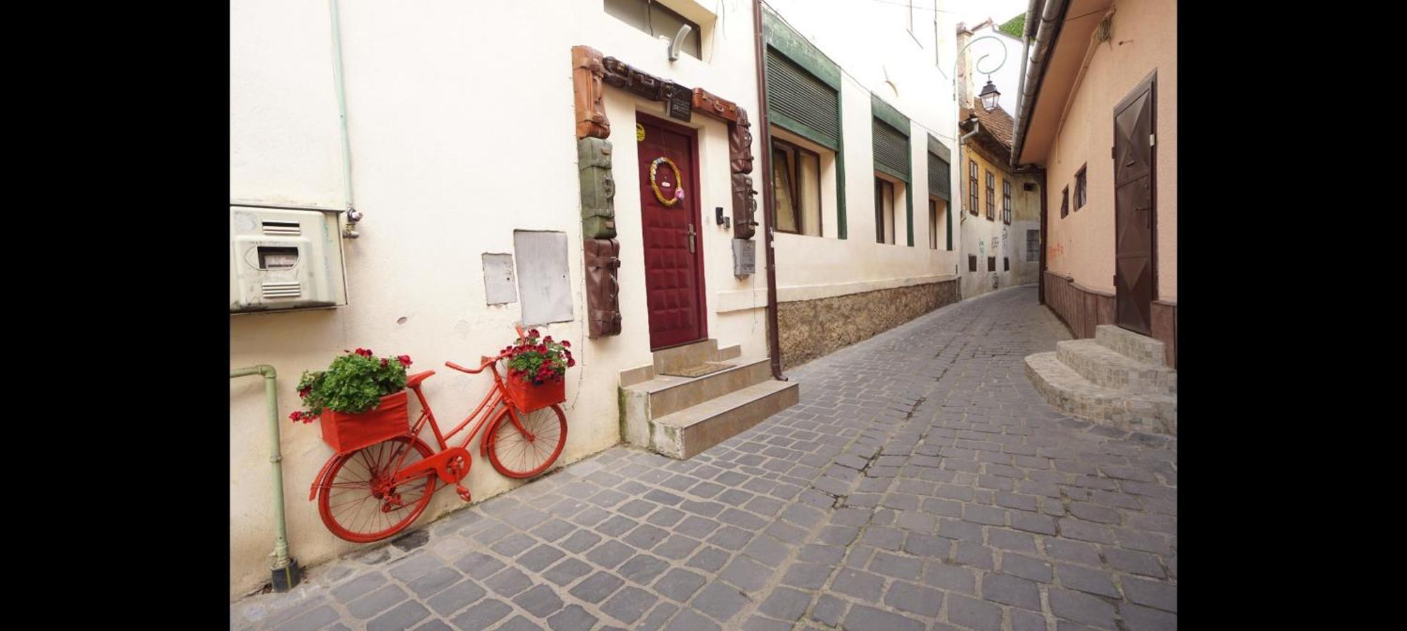 Secret Boutique Hostel Brasov Exterior photo